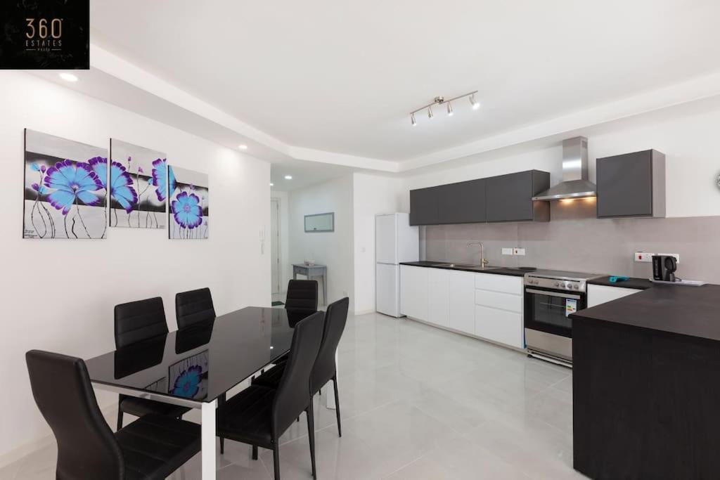 Spacious 2Br Apt In Qawra - Perfect For Families By 360 Estates خليج سانت بول المظهر الخارجي الصورة