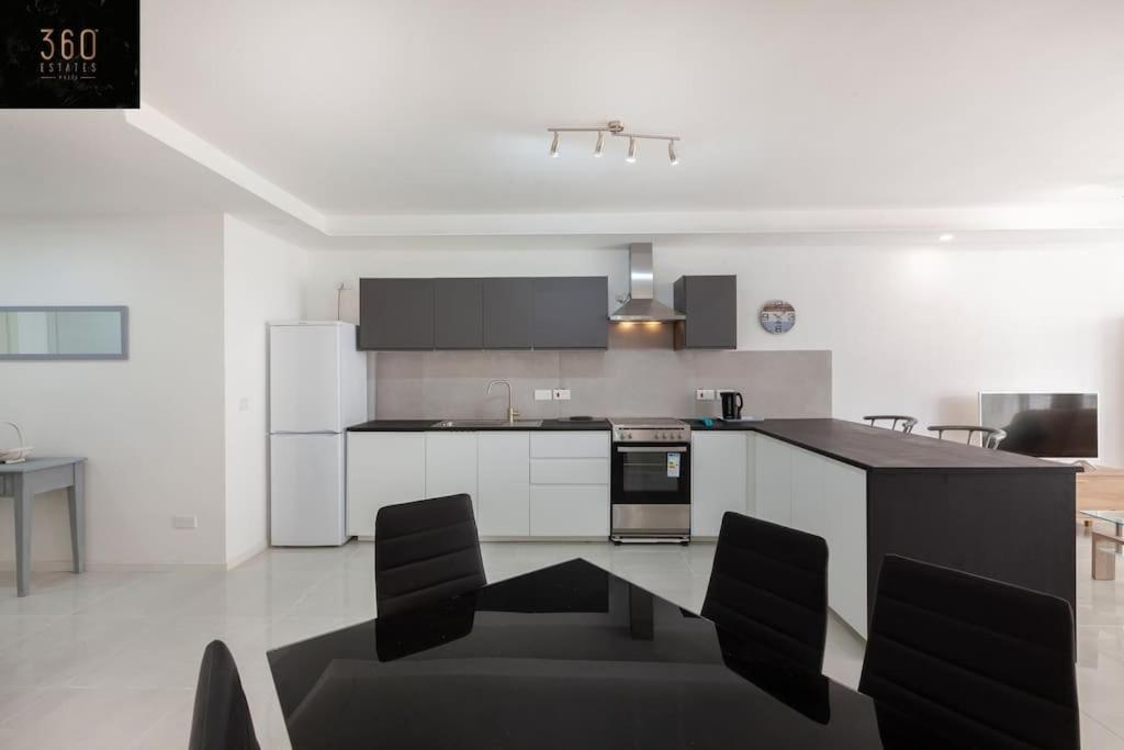 Spacious 2Br Apt In Qawra - Perfect For Families By 360 Estates خليج سانت بول المظهر الخارجي الصورة