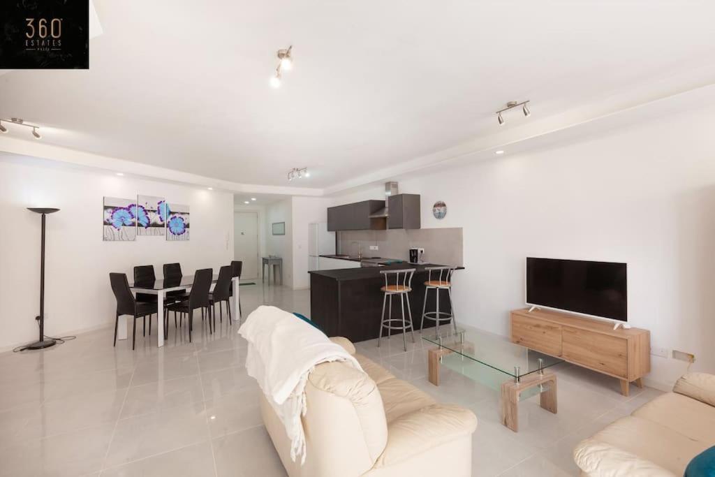Spacious 2Br Apt In Qawra - Perfect For Families By 360 Estates خليج سانت بول المظهر الخارجي الصورة
